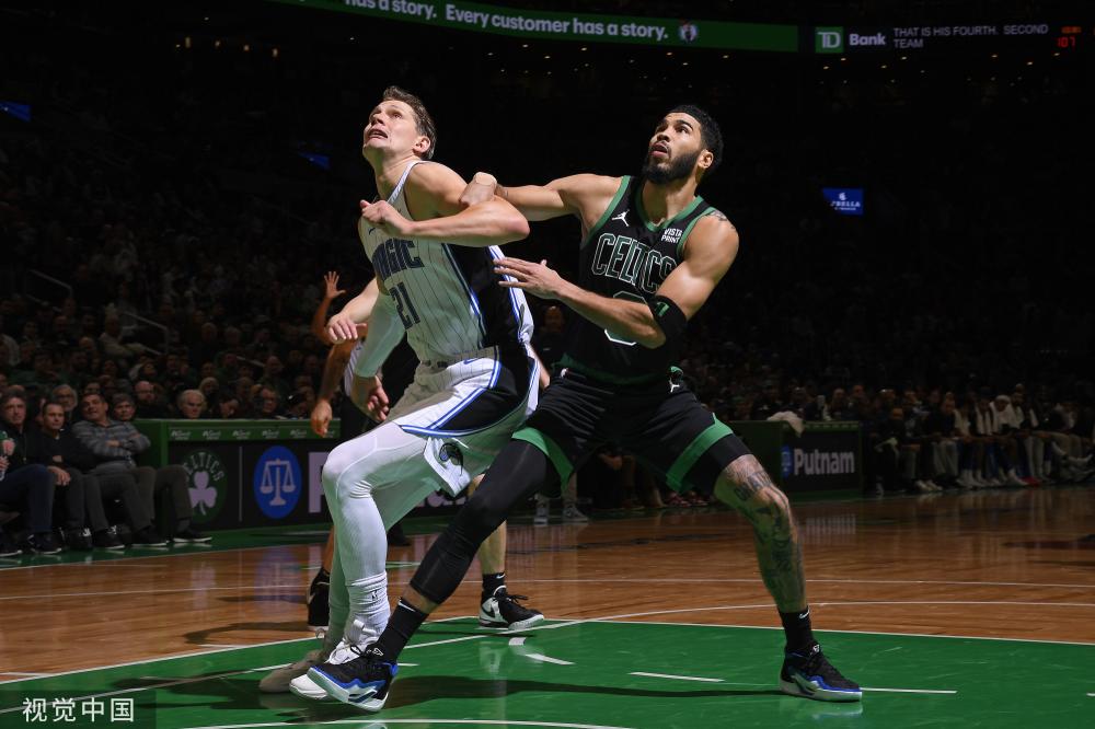 本赛季的首 本赛季的首